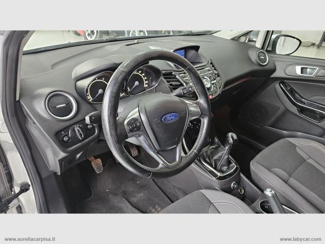 Auto - Ford fiesta 1.4 5p. bz.- gpl titanium