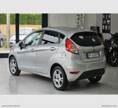 Auto - Ford fiesta 1.4 5p. bz.- gpl titanium