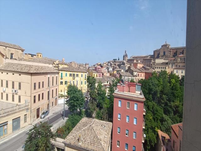 Appartamenti in Vendita - Appartamento in vendita a chieti centro