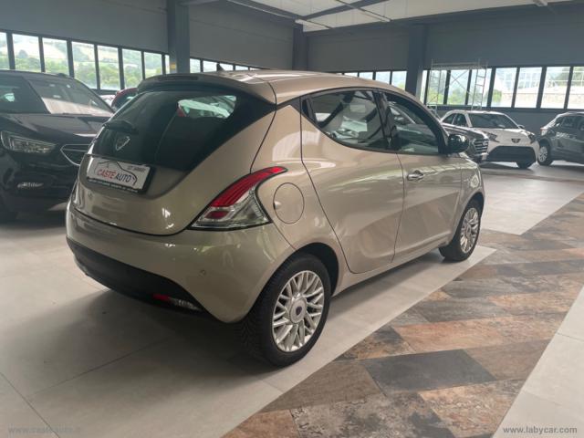 Auto - Lancia ypsilon 1.2 69 cv 5p. gold