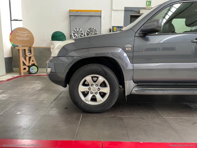 Auto - Toyota land cruiser 3.0 d-4d 16v 3p. aut. exec.