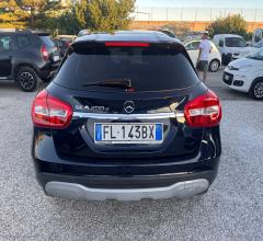 Auto - Mercedes-benz gla 200 d automatic business