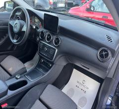 Auto - Mercedes-benz gla 200 d automatic business