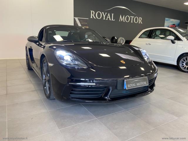 Auto - Porsche 718 boxster t