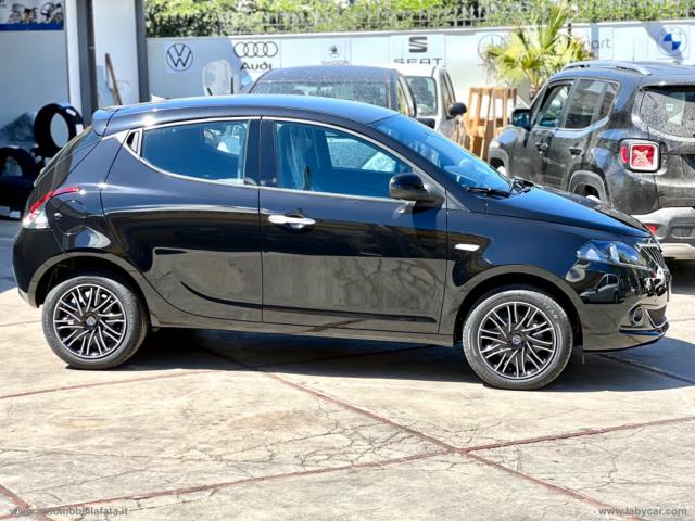 Auto - Lancia ypsilon 1.0 firefly 5p.s&s hybryd gold