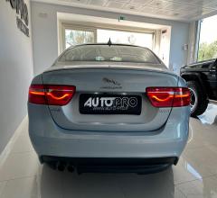 Auto - Jaguar xe 2.0 d turbo 180 cv aut. r-sport