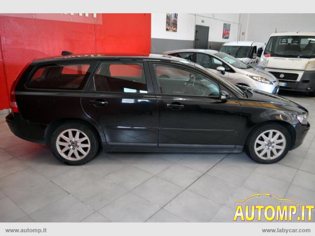 Auto - Volvo v50 2.0 d kinetic