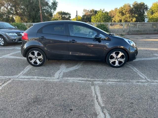 Auto - Kia rio 1.4 crdi wgt 5p. ex plus