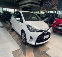 Auto - Toyota yaris 1.5 hybrid 5p. cool