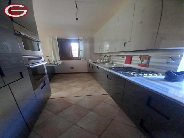 Appartamenti in Vendita - Villa in vendita a taurianova zona semicentrale