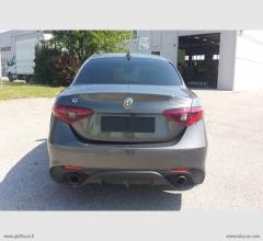 Auto - Alfa romeo giulia 2.0 turbo 280cv at8 awd q4 veloce