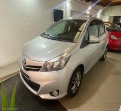 Auto - Toyota yaris 1.0 5p.