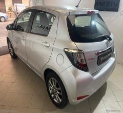 Auto - Toyota yaris 1.0 5p.