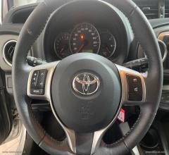 Auto - Toyota yaris 1.0 5p.