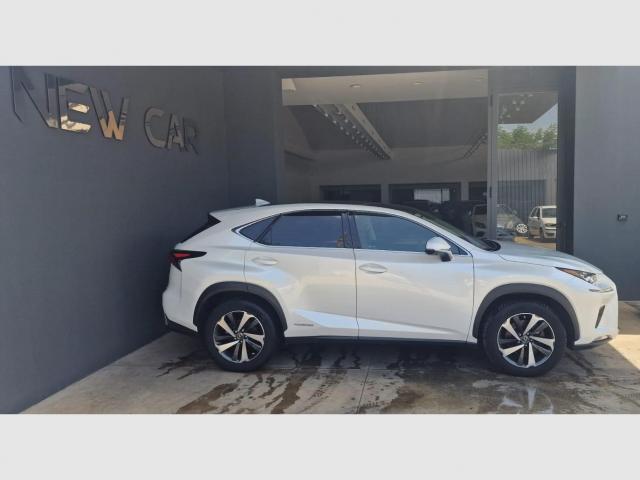 Auto - Lexus nx hybrid business