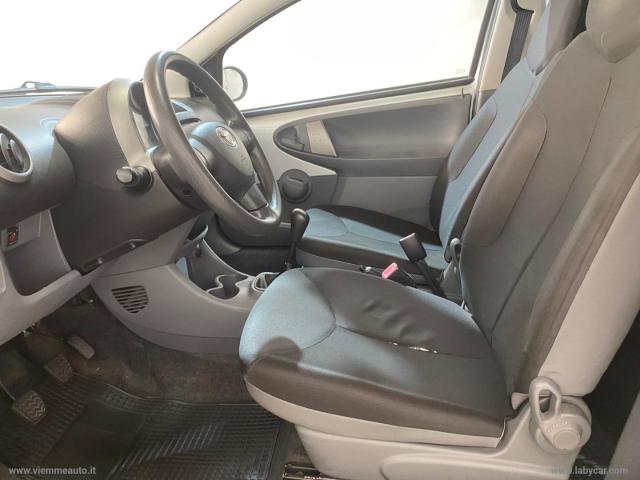 Auto - Toyota aygo 1.0 vvt-i 3p.