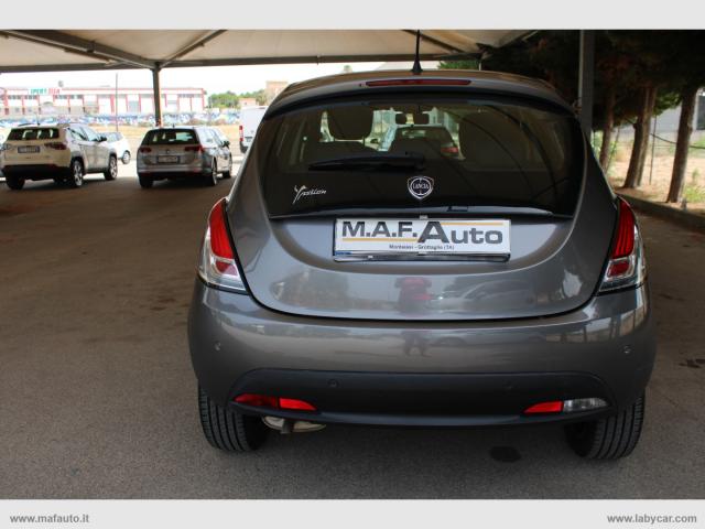 Auto - Lancia ypsilon 1.2 69 cv 5p. gpl ecochic ele.bl