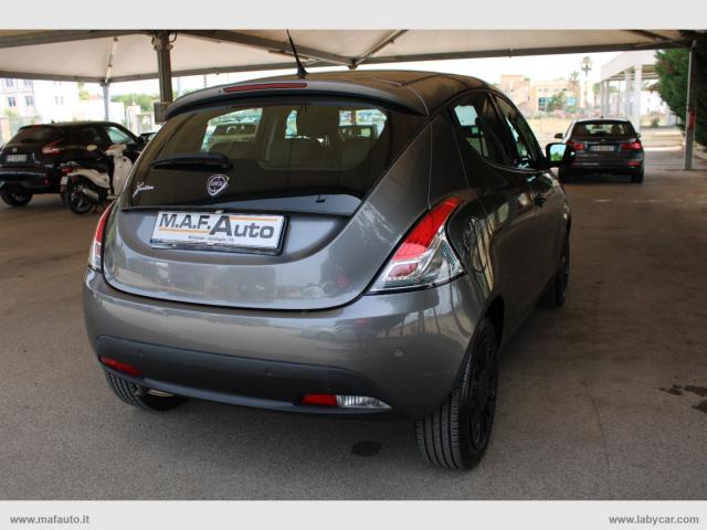 Auto - Lancia ypsilon 1.2 69 cv 5p. gpl ecochic ele.bl