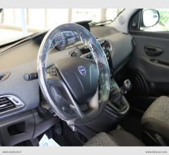 Auto - Lancia ypsilon 1.2 69 cv 5p. gpl ecochic ele.bl