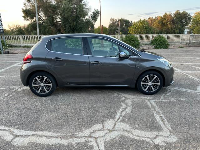 Auto - Peugeot 208 bluehdi 75 5p. allure