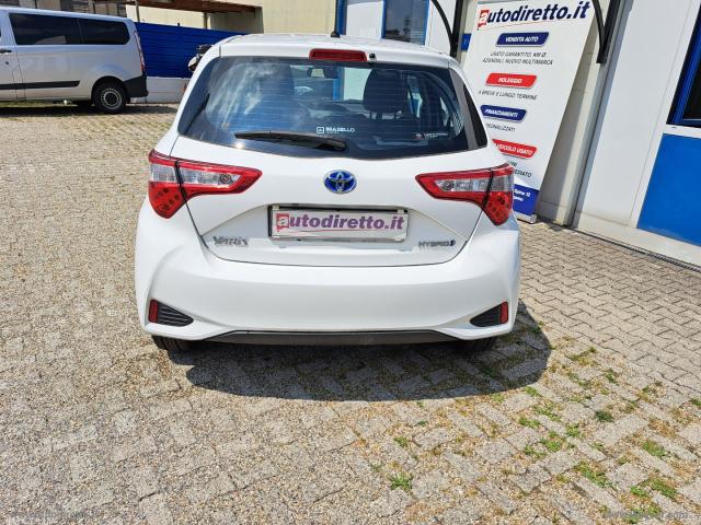 Auto - Toyota yaris 1.5 hybrid 5p. cool