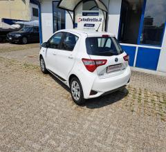 Auto - Toyota yaris 1.5 hybrid 5p. cool