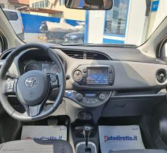 Auto - Toyota yaris 1.5 hybrid 5p. cool