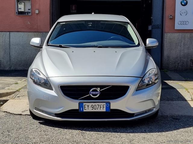 Auto - Volvo v40 d3