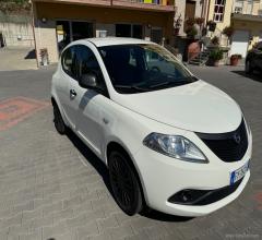 Auto - Lancia ypsilon 1.2 69 cv 5p. s&s gold