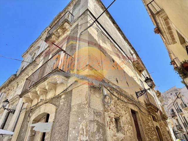 Appartamenti in Vendita - Palazzo in vendita a siracusa ortigia