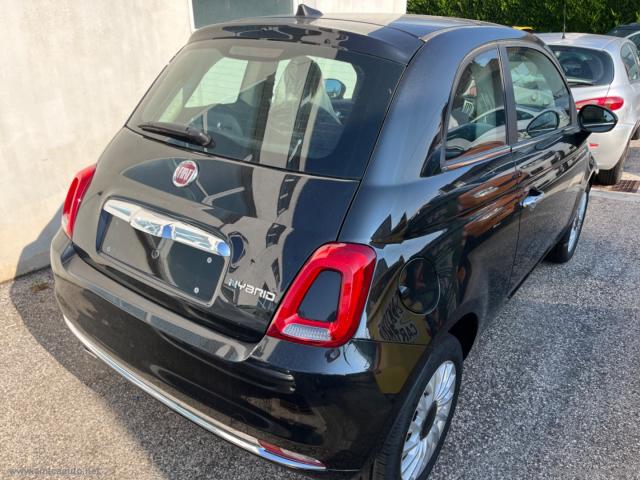 Auto - Fiat 500 1.0 hybrid dolcevita