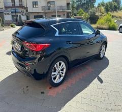 Auto - Infiniti q30 1.5d dct premium city black