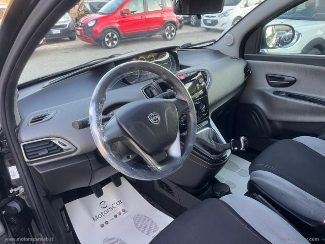 Auto - Lancia ypsilon 1.2 69 cv 5p. gpl ecochic gold