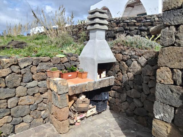 Appartamenti in Vendita - Casa indipendente in vendita a pantelleria centro storico