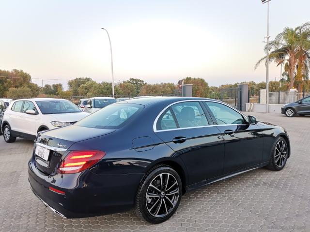 Auto - Mercedes-benz e 220 d 4matic auto exclusive