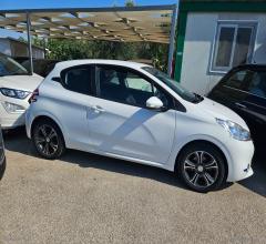 Auto - Peugeot 208 puretech 82 3p. allure