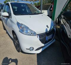 Auto - Peugeot 208 puretech 82 3p. allure