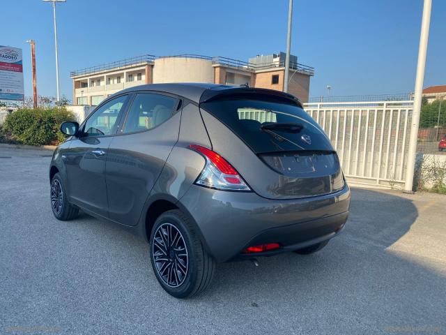 Auto - Lancia ypsilon 1.0 firefly 5p.s&s hyb. eco gold