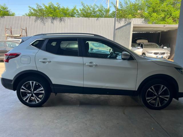 Auto - Nissan qashqai 1.5 dci n-connecta