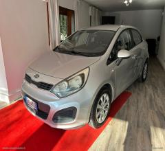 Auto - Kia rio 1.4 crdi wgt 5p. ex plus