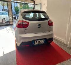 Auto - Kia rio 1.4 crdi wgt 5p. ex plus