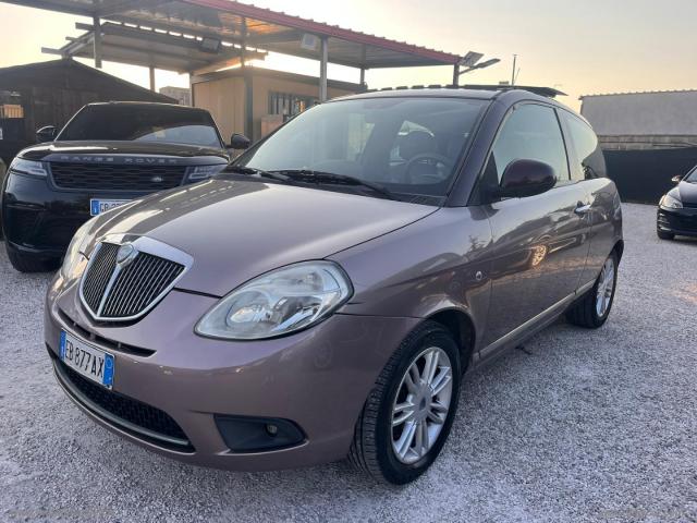 Auto - Lancia ypsilon 1.3 mjt 75 cv platino