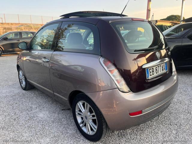 Auto - Lancia ypsilon 1.3 mjt 75 cv platino