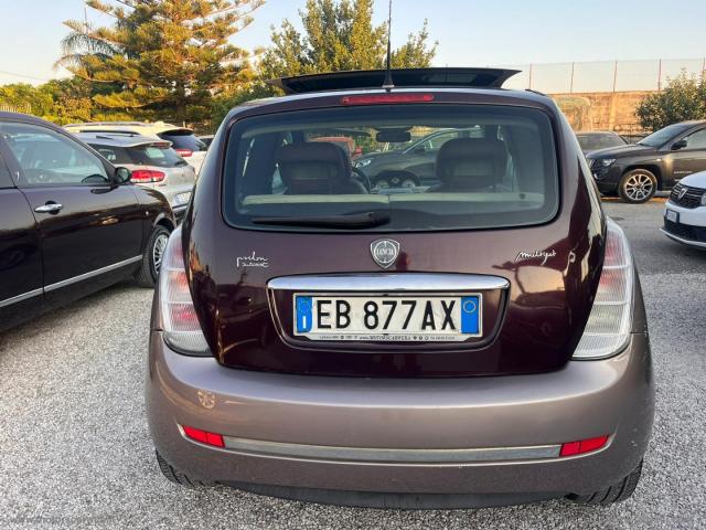 Auto - Lancia ypsilon 1.3 mjt 75 cv platino