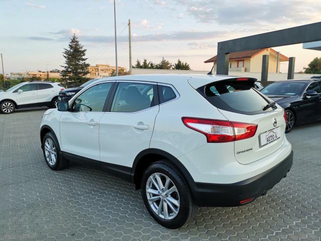 Auto - Nissan qashqai 1.5 dci acenta