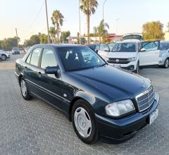 Auto - Mercedes-benz c 250 td classic con gancio traino