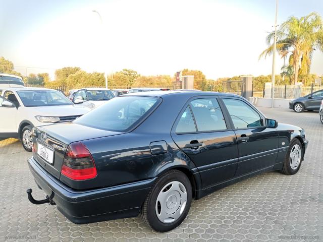 Auto - Mercedes-benz c 250 td classic con gancio traino