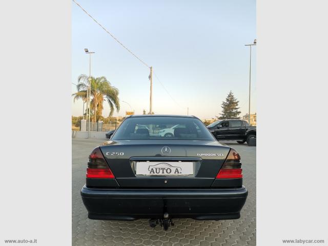 Auto - Mercedes-benz c 250 td classic con gancio traino