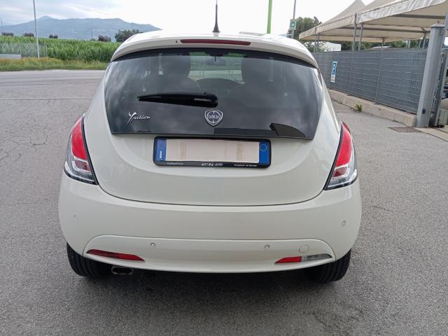 Auto - Lancia ypsilon 1.2 69 cv 5p. gold