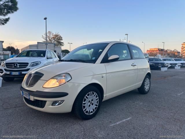 Auto - Lancia ypsilon 1.2 oro